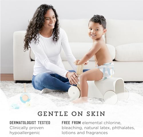 Amazon Brand - Mama Bear Plush Protection Diapers - Size 5, 31 Count, Hypoallergenic Premium Disposable Baby Diapers, White and Cloud Dreams